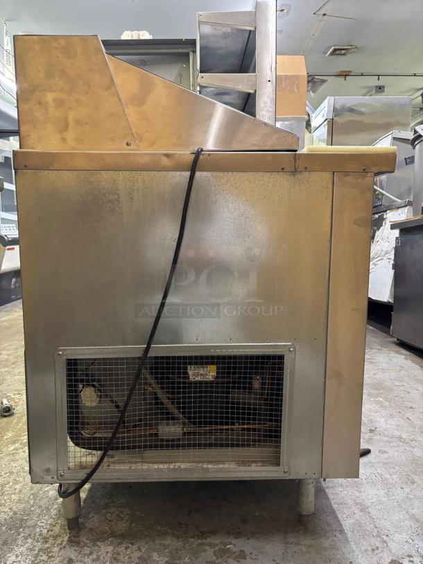 Universal Coolers BM48SC - 48" Sandwich Prep Table - Image 3 of 4