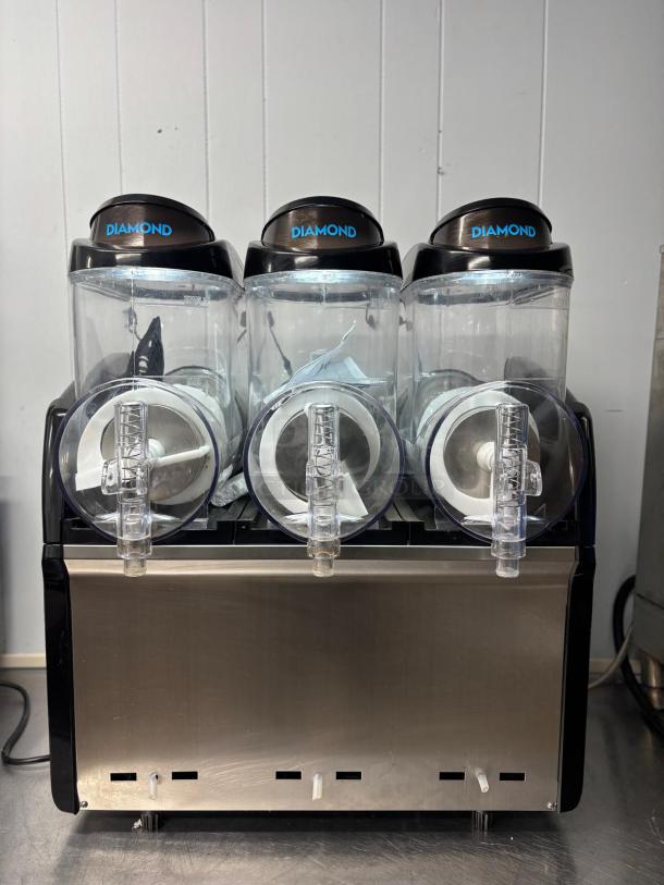 DIAMOND Triple Slushy / Frozen Beverage Dispenser Machine 110V - TESTED & WORKING - Image 1 of 5