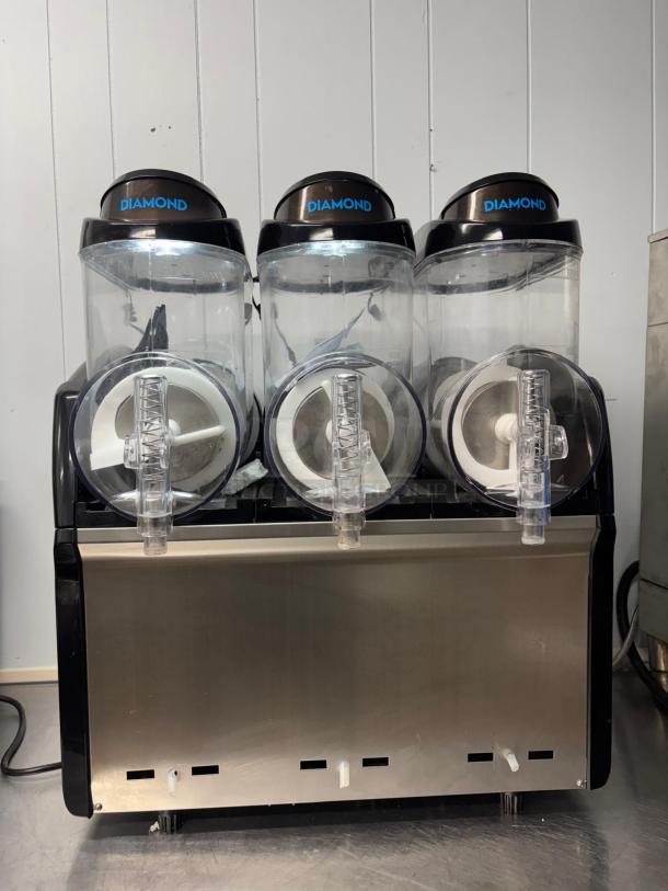 DIAMOND Triple Slushy / Frozen Beverage Dispenser Machine 110V - TESTED & WORKING - Image 2 of 5