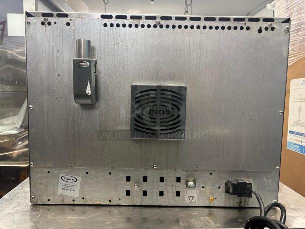 Cadco Anna XAF-023  Medium-Duty Manual Countertop Convection Oven - 208-240V - Image 3 of 4