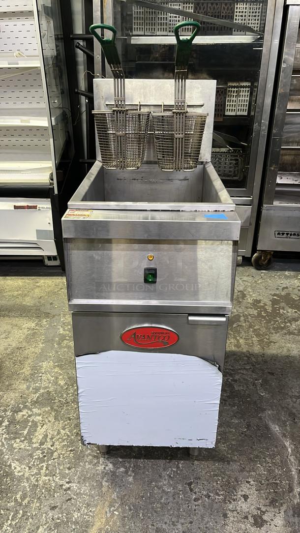 Avantco Natural Gas 40 lb. Stainless Steel Floor Fryer with Casters - 90,000 BTU - Image 1 of 5