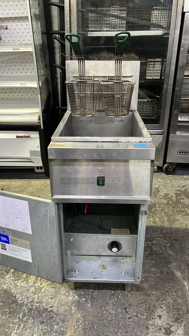 Avantco Natural Gas 40 lb. Stainless Steel Floor Fryer with Casters - 90,000 BTU - Image 2 of 5
