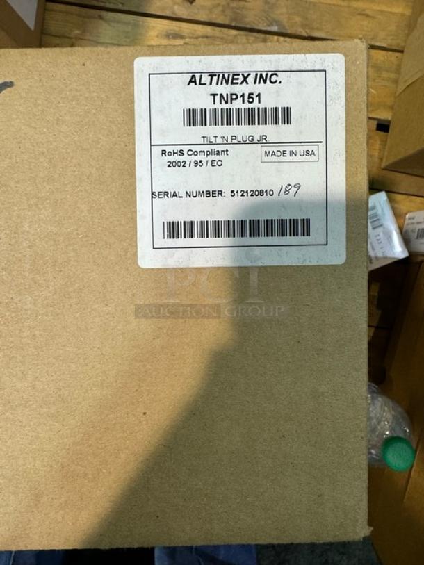 Lot of 2 Tilt ‘N Plug JR. Tabletop Interconnect Boxes. New! (2xBid) - Image 4 of 6