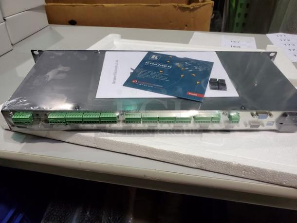 Kramer VP-108 1x8 XGA Video & Balanced Audio Distribution Amplifier. New! - Image 4 of 5