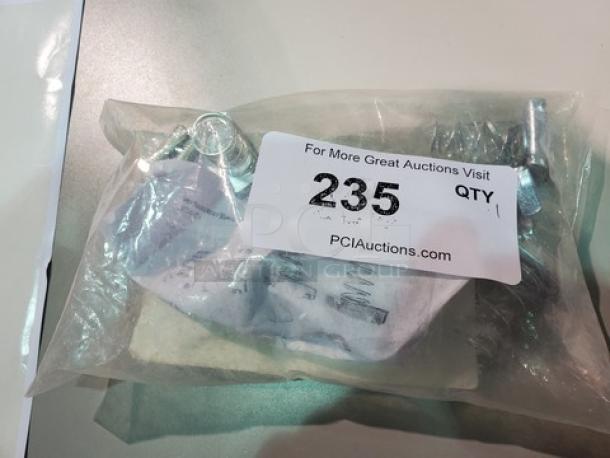 Chief CMA-370 Unistrut Adapter Kit (Hardware Only) - Image 1 of 2