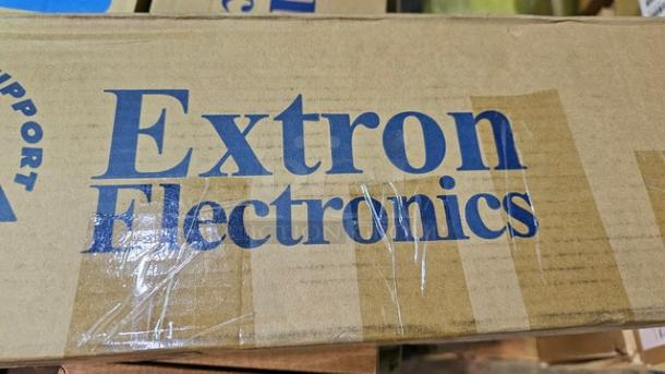 Extron View Thumbnail - Retractor VGA-A	Retractor VGA-A	VGA M-M and 3.5 mm Stereo; 3 feet (90 cm) - Image 2 of 4