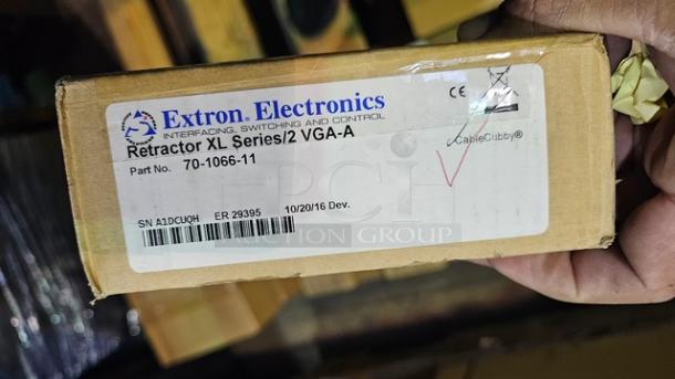 Extron Retractor XL VGA-A VGA and Stereo Audio; 5 feet (152 cm) 70-1066-11 - Image 2 of 2