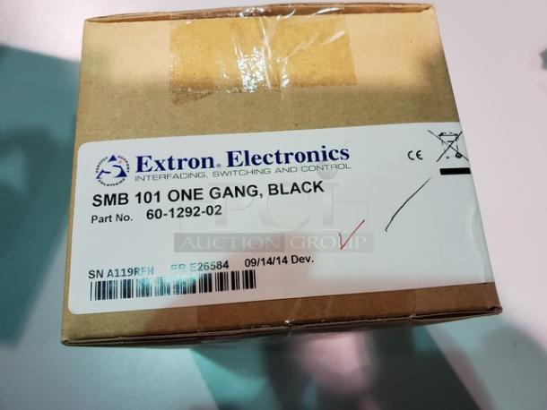 Extron SMB 101	One-gang, black	Part Number: 60-1292-02 - Image 3 of 3