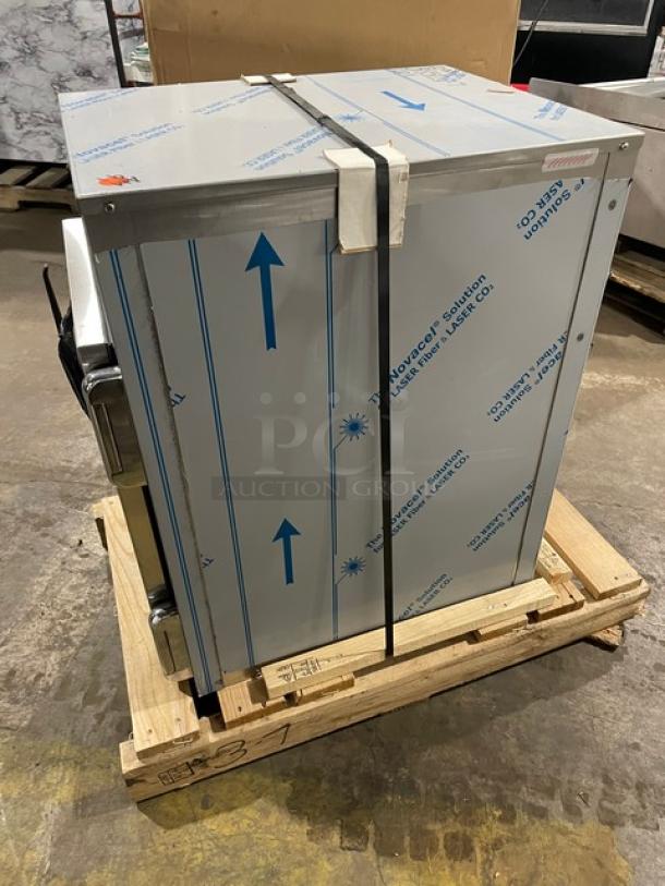 New In The Box! Alto-Shaam! Late Model 2022! Halo Heat Series Commercial Stainless Steel 6 Pan Mobile Holding Cabinet! With Built In Pan Holding Racks & Wire Racks! Model: 500-S SN: 3185123-7! 120V 1 Phase! - Image 4 of 9