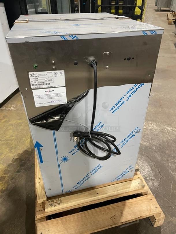 New In The Box! Alto-Shaam! Late Model 2022! Halo Heat Series Commercial Stainless Steel 6 Pan Mobile Holding Cabinet! With Built In Pan Holding Racks & Wire Racks! Model: 500-S SN: 3185123-7! 120V 1 Phase! - Image 5 of 9