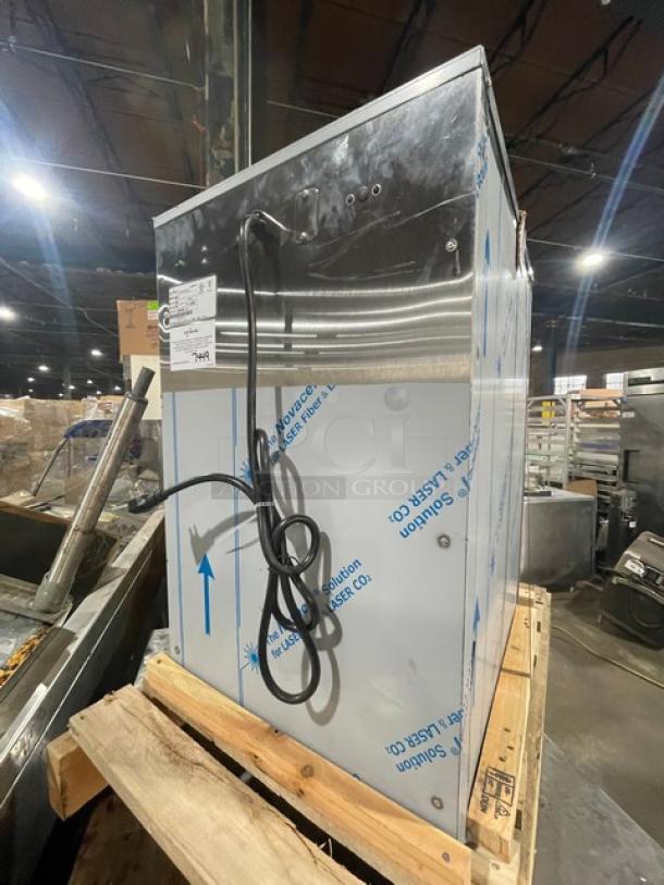 New! Alto-Shaam! Late Model 2022! Halo Heat Series Commercial Stainless Steel 6 Pan Mobile Holding Cabinet! With Built In Pan Holding Racks & Wire Racks! Model: 500-S SN: 3185240-6! 120V 1 Phase! - Image 4 of 8