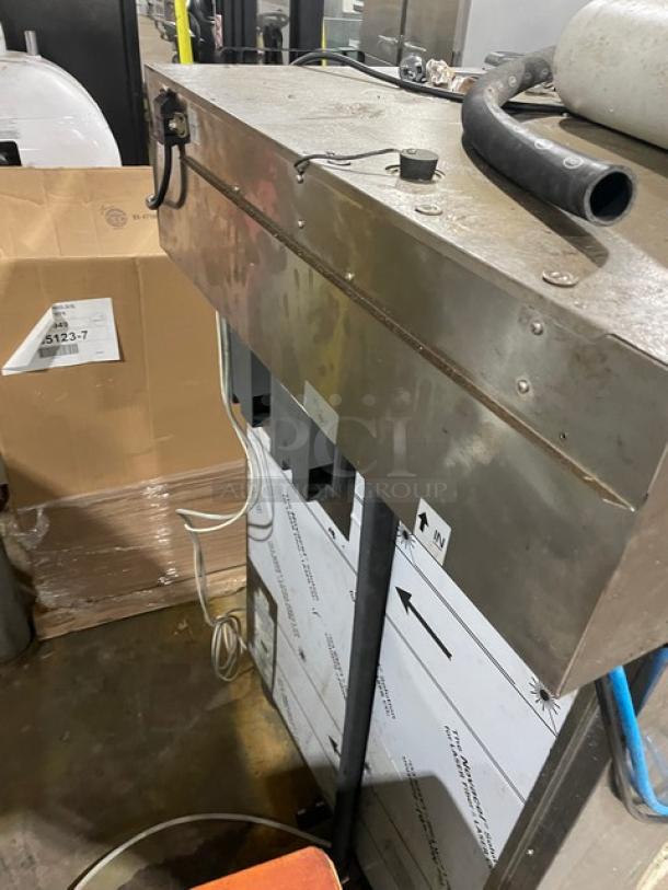 UNOX ChefTop Mind Maps Series Commercial Stainless Steel Electric Powered Combi Convection Oven! With Built In Hood! With Built In Pan Holding Racks & Wire Racks! Model: XAVC-10FS-EPL SN: 2016K0082246! 208-240V 3 Phase! On Legs! - Image 4 of 9