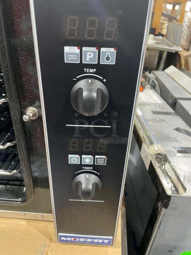 New In The Box! Scratch-N-Dent! Moffat Turbofan Series Commercial Stainless Steel Electric Powered Countertop Mini Convection Oven! Model: E31D4! 208V 1 Phase! With Legs! - Image 10 of 12