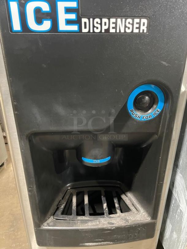 Hoshizaki Commercial Stainless Steel Modular Cresent Cuber Ice Machine Head! With Hoshizaki Commercial Stainless Steel Ice Dispensing Bin Underneath! Model: DB-130H SN: Q52282G! 115V 1 Phase! On Legs! - Image 4 of 6
