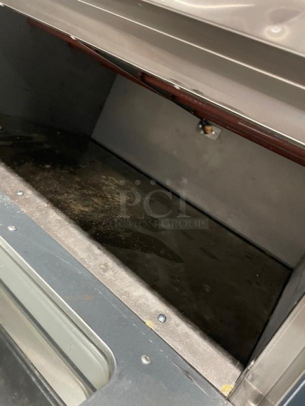 Late Model! 2023! Commercial Stainless Steel Electric Powered Countertop Double Deck Pizza/Bakery Oven! With Top & Bottom Thermostat Controls! Model: YMA-202! 220V! - Image 7 of 9