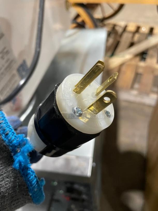 Late Model! 2023! Commercial Stainless Steel Electric Powered Countertop Double Deck Pizza/Bakery Oven! With Top & Bottom Thermostat Controls! Model: YMA-202! 220V! - Image 9 of 9