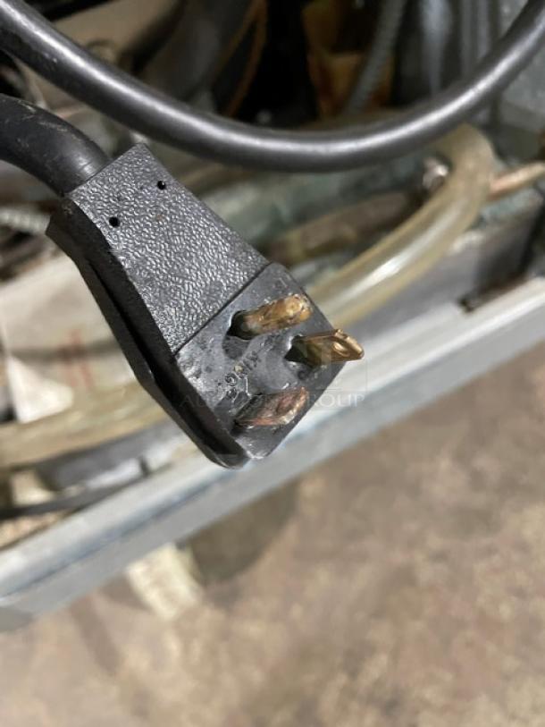 Wasserstrom Commercial Stainless Steel 4 Drawer/Single Door Refrigerated Mega Top Pizza Prep Table! With Wire Rack! With Butcher Block Style Cutting Board! Model: F211-02-43 SN: G197184-011-001! 115V 1 Phase! On Casters! - Image 11 of 11