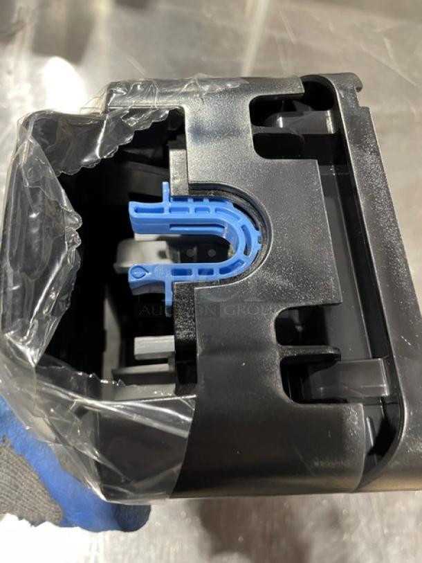 New! Georgia-Pacific Blue Ultra Series Commercial Wall Mounted Manual Soap/Sanitizer Dispenser! 2X Your Bid! - Image 4 of 6