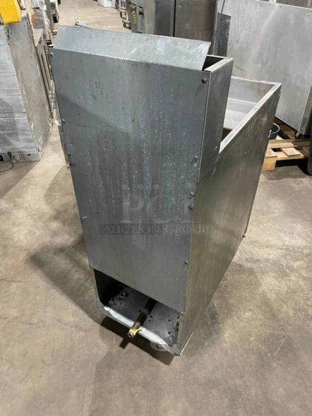 Asber Commercial Stainless Steel Natural Gas Powered Deep Fat Fryer! With Back Splash & Fryer Basket Hanger! On Casters! - Image 4 of 8