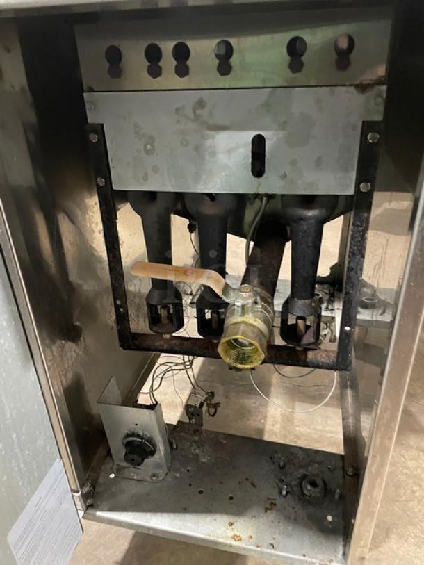 Asber Commercial Stainless Steel Natural Gas Powered Deep Fat Fryer! With Back Splash & Fryer Basket Hanger! On Casters! - Image 6 of 8