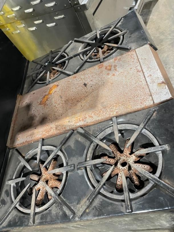 Garland Commercial Stainless Steel Natural Gas Powered 4 Burner Range/Flat Griddle Split Top & Oven Combo! With Wired Oven Rack! With Back Splash & Garland Natural Gas Powered Salamander Broiler/Cheese Melter Overhead! On Legs! - Image 5 of 10