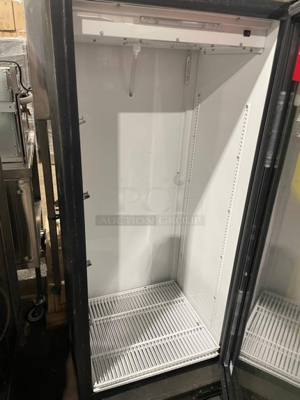 True Coca-Cola Style Commercial Black Single Glass Door Reach In Refrigerator Merchandiser! With Poly Coated Wire Racks! Model: GDM-12EM-LD SN: 7496641! 115V 1 Phase! - Image 5 of 9
