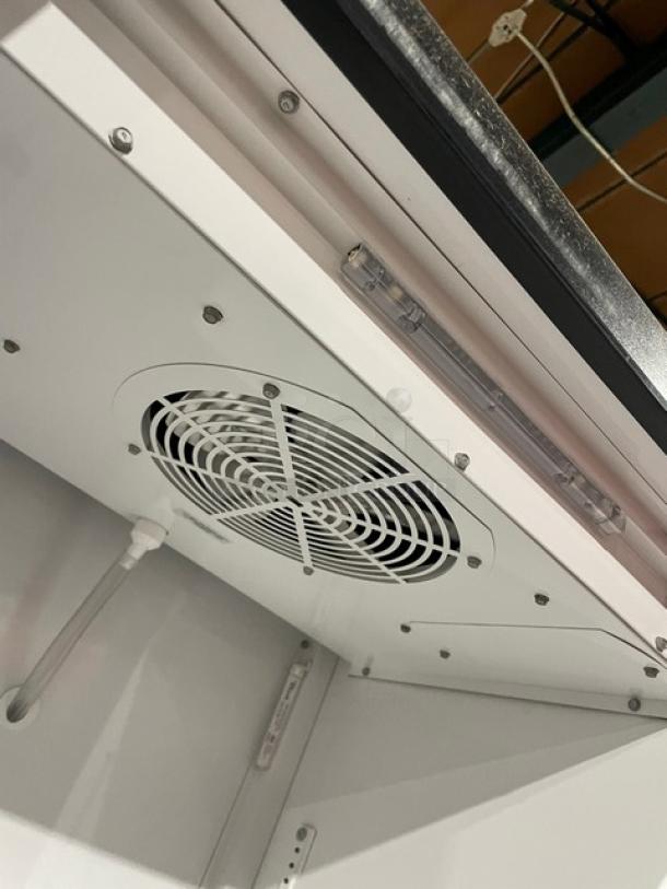 True Coca-Cola Style Commercial Black Single Glass Door Reach In Refrigerator Merchandiser! With Poly Coated Wire Racks! Model: GDM-12EM-LD SN: 7496641! 115V 1 Phase! - Image 6 of 9