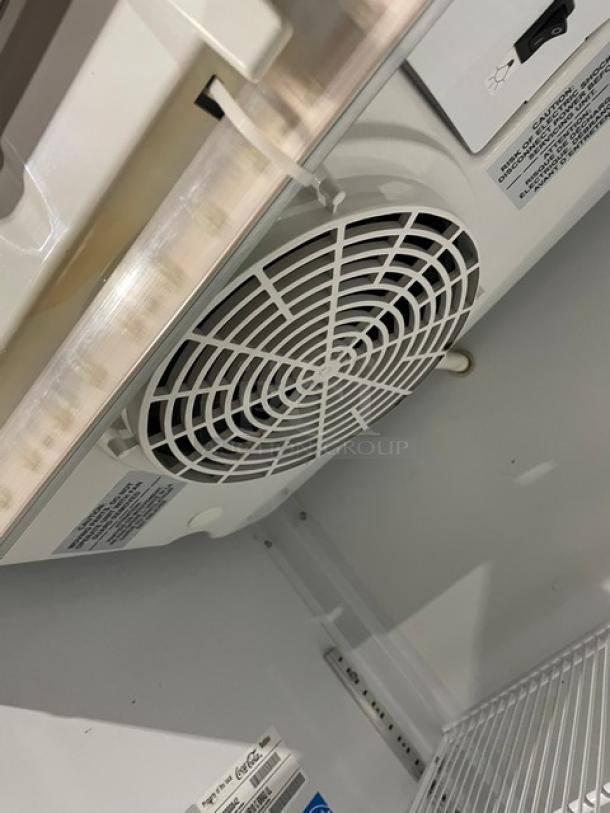 Imbera Coca-Cola Style Commercial Single Glass Door Reach In Refrigerator Merchandiser! With Poly Coated Wire Racks! Model: VR10 SN: 607120100264! 115V 1 Phase! - Image 6 of 8