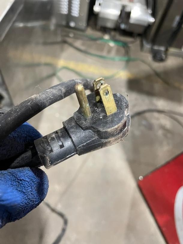 Imbera Coca-Cola Style Commercial Single Glass Door Reach In Refrigerator Merchandiser! With Poly Coated Wire Racks! Model: VR10 SN: 607120100264! 115V 1 Phase! - Image 8 of 8