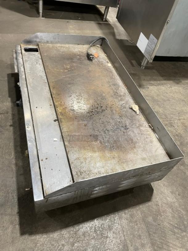 Eurodib Commercial Stainless Steel Electric Powered Countertop Flat Griddle! With Back & Side Splashes! Model: SFE04910-240 SN: 2018060847! 240V! On Legs! - Image 2 of 9