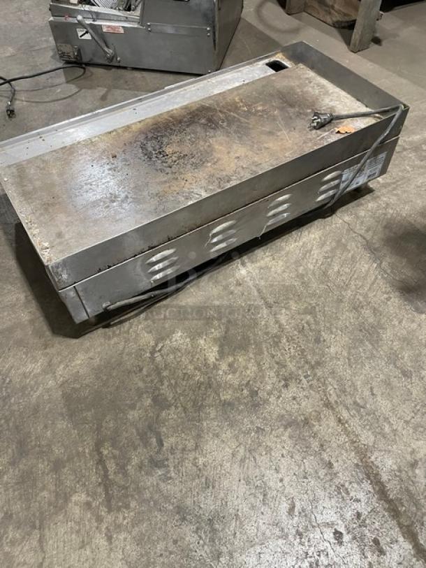 Eurodib Commercial Stainless Steel Electric Powered Countertop Flat Griddle! With Back & Side Splashes! Model: SFE04910-240 SN: 2018060847! 240V! On Legs! - Image 3 of 9