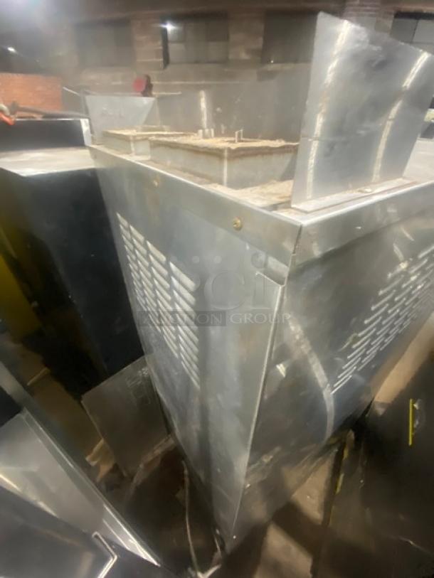 Cleveland Range Gemini Series Commercial Stainless Steel Natural Gas Powered 6 Pan Convection Steamer! With Upper & Lower Compartments! With Enclosed Pan Storage Underneath! With Built In Pan Holding Racks! Model: 24CGA6 SN: WC-69192-00F-01! On Legs! - Image 4 of 10