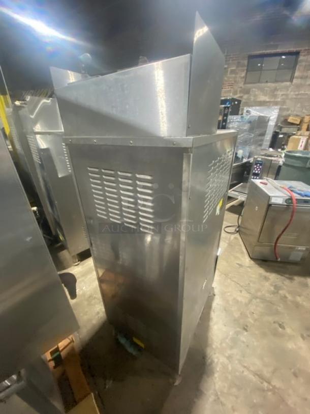 Cleveland Range Commercial Stainless Steel Natural Gas Powered 6 Pan Convection Steamer! With Upper & Lower Compartments! With Built In Pan Holding Racks! Model: 24CGA6.2S SN: WC 87823-04I-01! 120V 1 Phase! On Legs! - Image 4 of 8