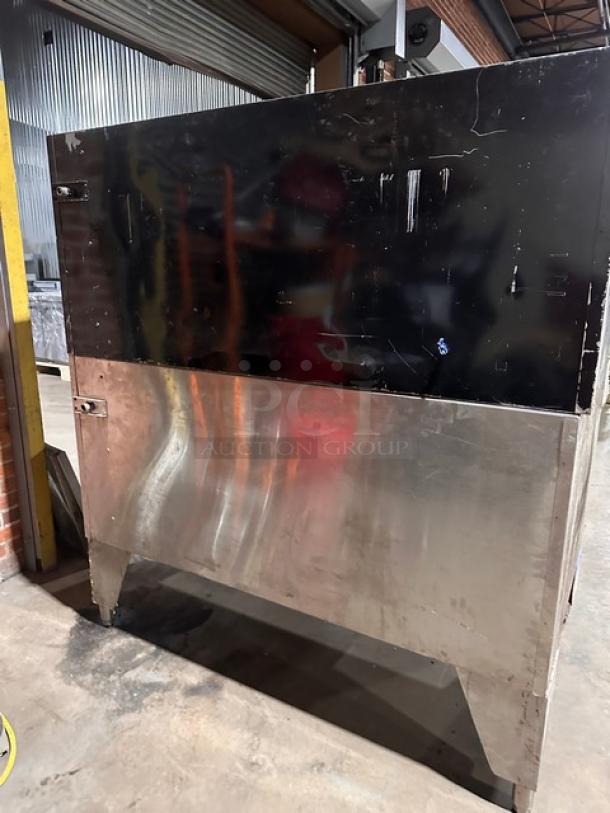 Montague HearthBake Series Commercial Stainless Steel Natural Gas Powered Double Deck Pizza Oven! Model: 3P-1 SN: 58-D-73628A! On Legs! 2X Your Bid Makes One Unit! - Image 4 of 10