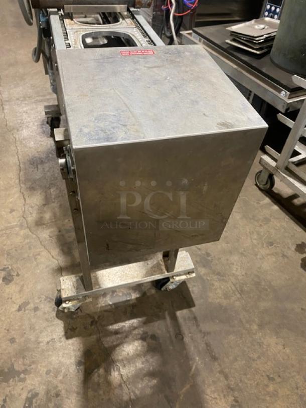 Form Plastics Commercial Stainless Steel Automatic Tray Sealing Machine! Model: AL-300X SN: 3X1103001! 120V 1 Phase! - Image 4 of 12