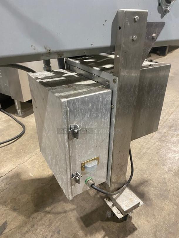 Form Plastics Commercial Stainless Steel Automatic Tray Sealing Machine! Model: AL-300X SN: 3X1103001! 120V 1 Phase! - Image 10 of 12