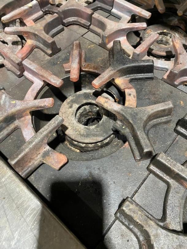 Imperial Commercial Stainless Steel Natural Gas Powered 10 Burner Range & Double Oven Combo! With Back Splash & Overhead Salamander Shelf! With Wired Oven Racks! On Casters! - Image 7 of 11