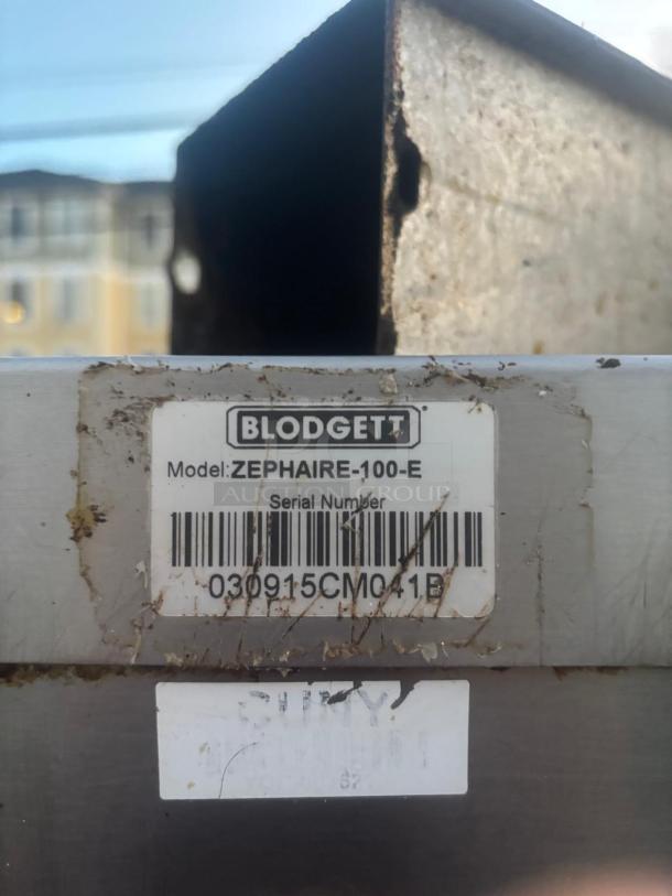 WOW! Blodgett Depth Double Full Size Electric Convection Oven 4 DOOR - Image 4 of 5