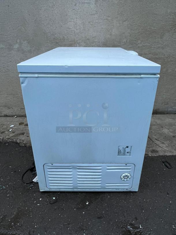 GE 65 Inch Wide 15.68 Cu. Ft. Capacity Chest Freezer - Image 4 of 6