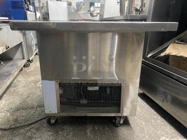 AMAZING Single Door Stainless Steel Commercial Refrigerator with Counter Top - Image 4 of 6