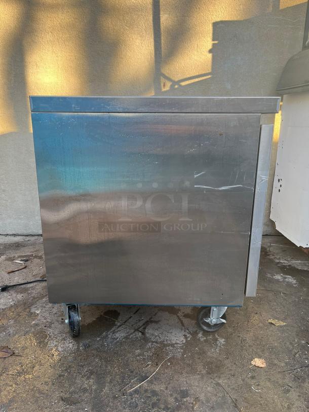 Dukers DUC29F Single Door Undercounter Freezer in Stainless Steel - Image 2 of 7