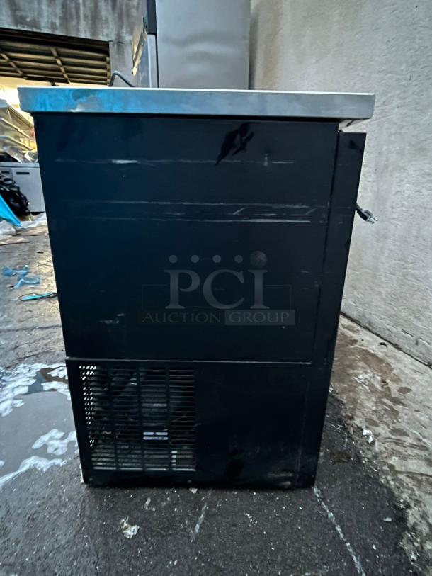 Omcan Back Bar Refrigerator - 3 Swinging Glass Doors, Black, 115v - Image 2 of 4