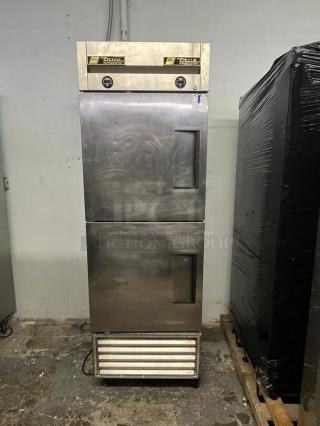 True 27" One Section Commercial Combo Refrigerator Freezer - Right Hinge Solid Doors, Dual Temp, 115v