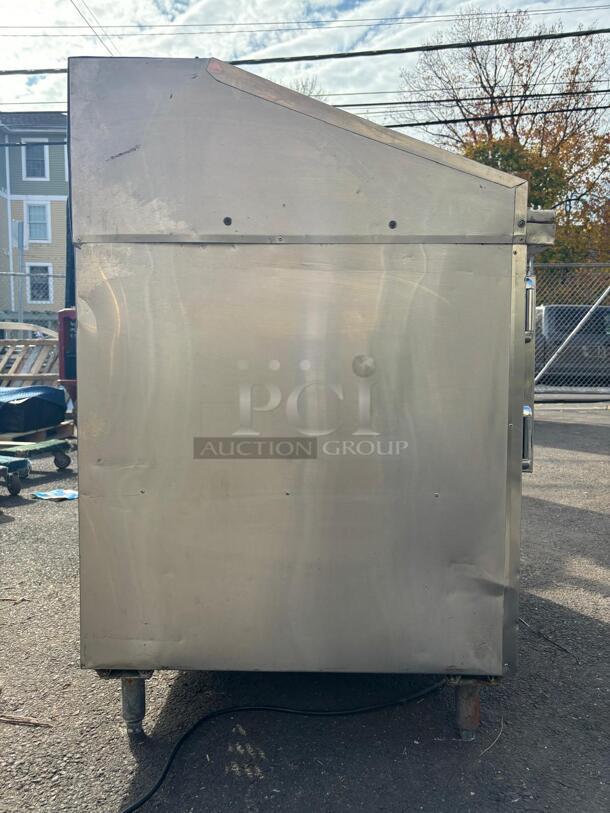 LEADER 2 DOOR CUSTOM MARBLE TOP PIZZA PREP TABLE - Image 2 of 4