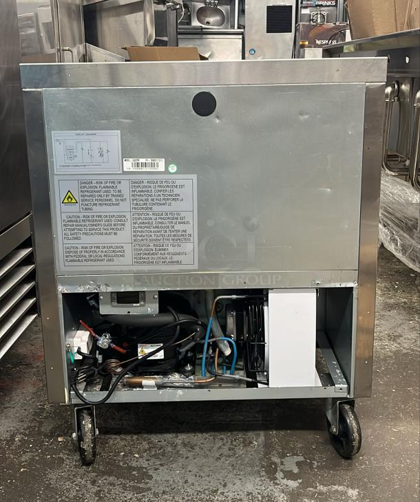 Dukers Undercounter Refrigerator in Stainless Steel DUC29R TESTED AND WORKING - Image 4 of 5