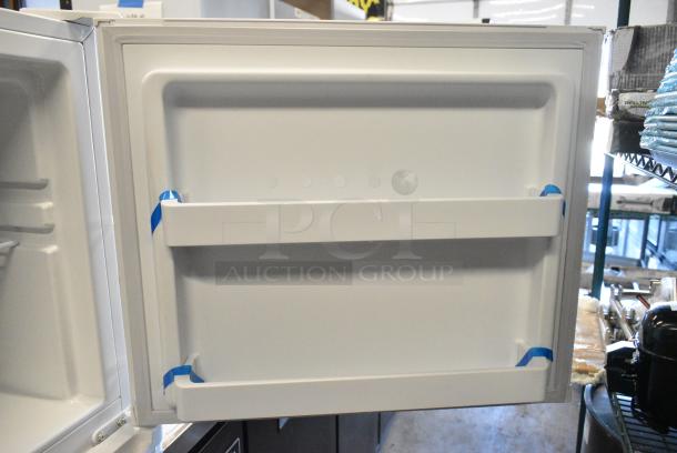 BRAND NEW! Migali MH-12 Cooler w/ Freezer. 115 Volts, 1 Phase. Serial MH-A171200047. Tested and Working! - Image 4 of 7
