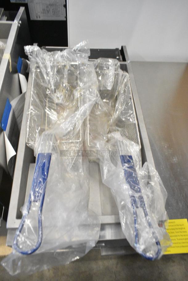 BRAND NEW!  2021 Migali C-F50-NG Stainless Steel Commercial Propane Gas Powered Deep Fat Fryer w/ 2 Metal Fry Baskets. 120,000 BTU. Serial C-F50-LPUSB200321051500920006 - Image 4 of 9