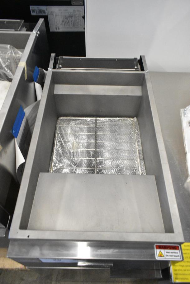 BRAND NEW!  2021 Migali C-F50-NG Stainless Steel Commercial Propane Gas Powered Deep Fat Fryer w/ 2 Metal Fry Baskets. 120,000 BTU. Serial C-F50-LPUSB200321051500920006 - Image 6 of 9