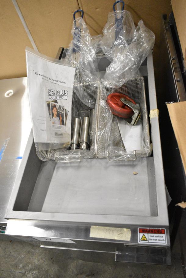 BRAND NEW! 2017 Migali C-F50-NG Stainless Steel Commercial Natural Gas Powered Deep Fat Fryer w/ 2 Metal Fry Baskets. 136,000 BTU. Serial C-F50-NGUSB100317070700920043 - Image 3 of 9