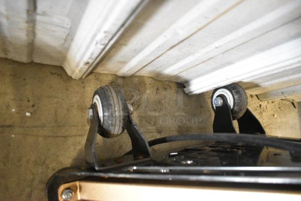 Grind G-35201064A Portable Shooting Machine for Basketball Return w/ Cover and Accessories. Tested and Working! - Image 7 of 9